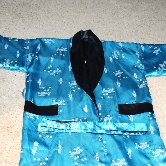 Chinese Robe - Picture 2 of 5